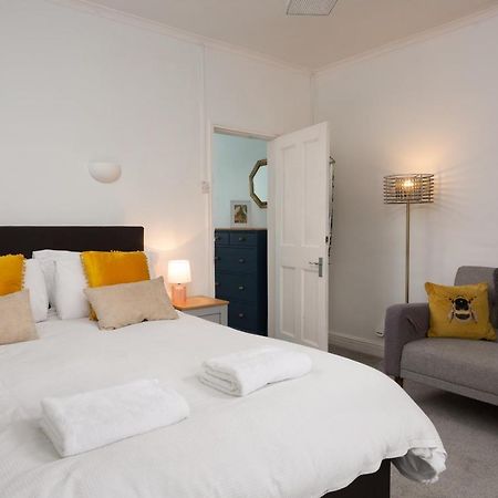 Lovely City Town House With Free Parking Sleeps 2 To 6 Guests York Eksteriør billede