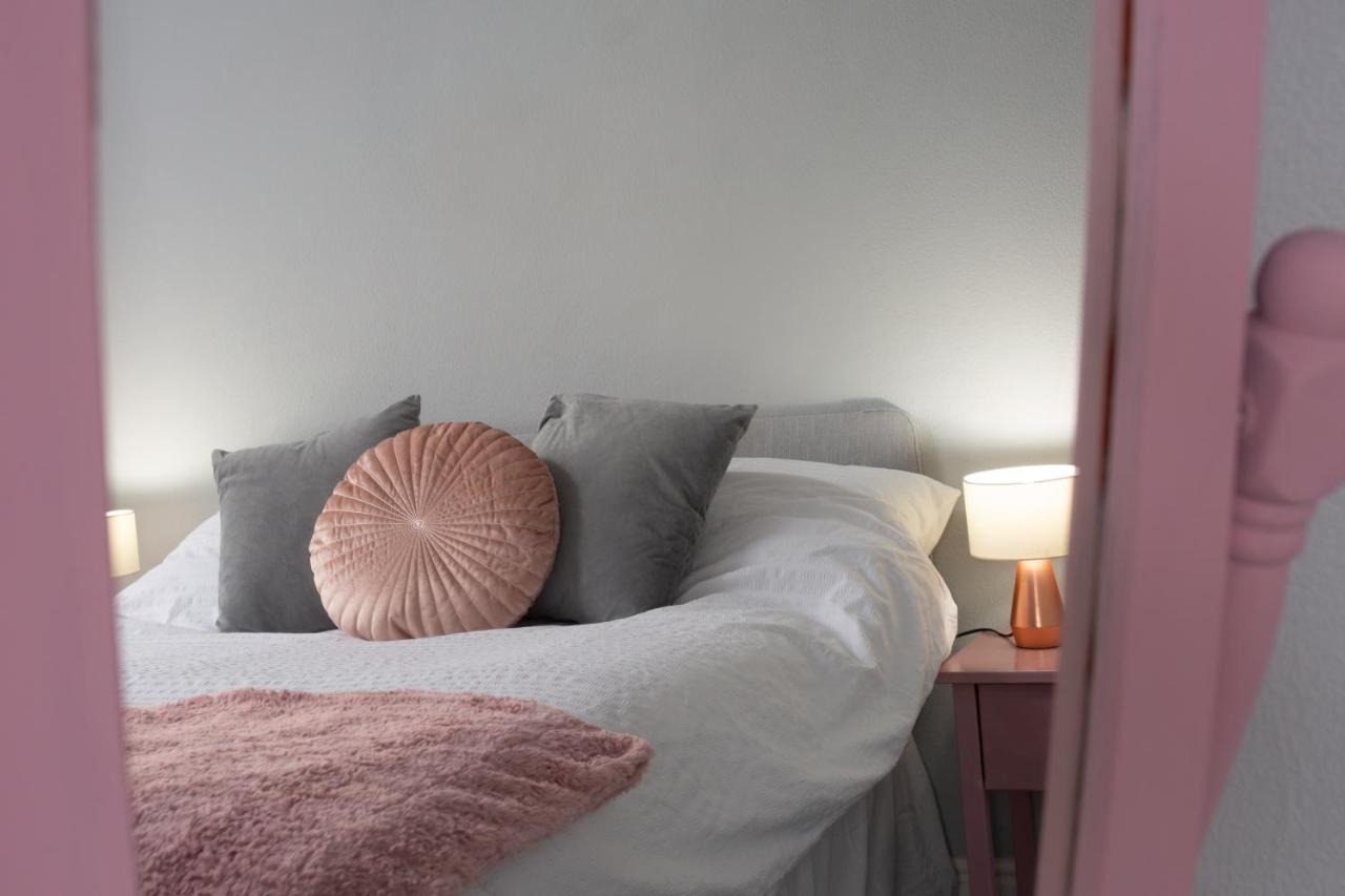 Lovely City Town House With Free Parking Sleeps 2 To 6 Guests York Eksteriør billede