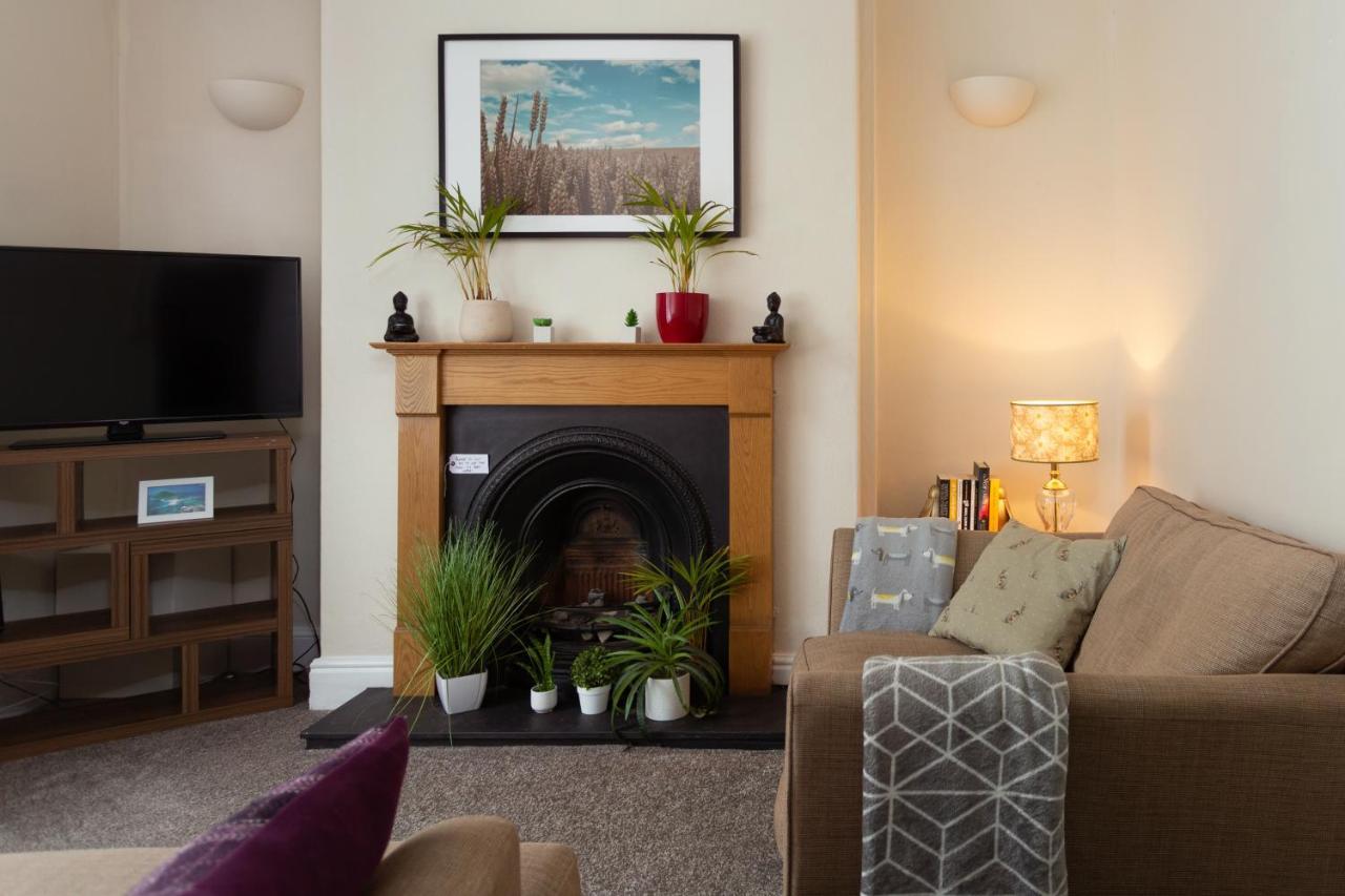 Lovely City Town House With Free Parking Sleeps 2 To 6 Guests York Eksteriør billede