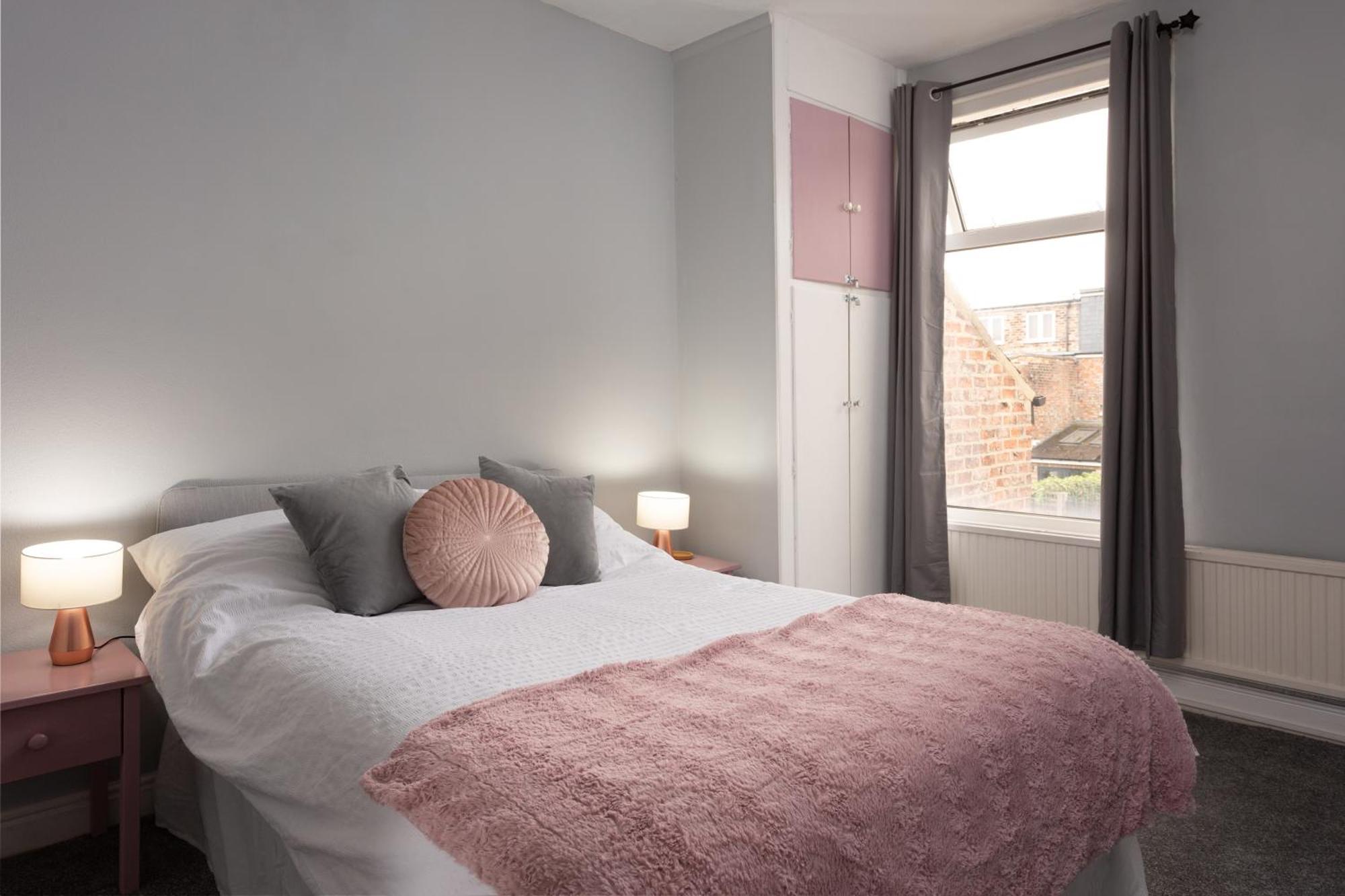 Lovely City Town House With Free Parking Sleeps 2 To 6 Guests York Eksteriør billede